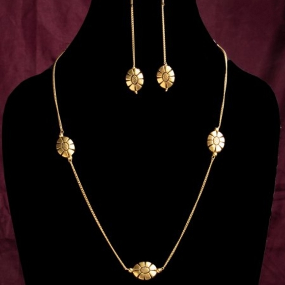 - SALE - MATT GOLD CHAIN AND EARRING COMBO - Picture 2 of 3